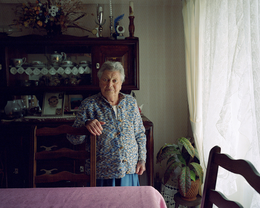 Jeanne est née à Ouessant dans cette maison. Elle n'a jamais quitté l'île et est une des mémoires de l'époque qu'on appelait l'île aux femmes. Jeanne was born in Ouessant in this house. She never left the island and is one of the memories of the period known as the Island of Women.