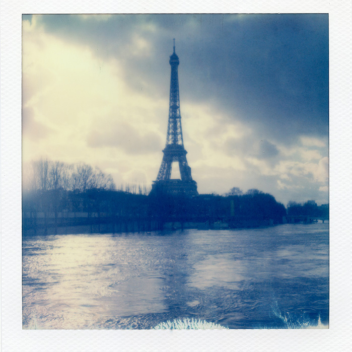 PARIS-POLA