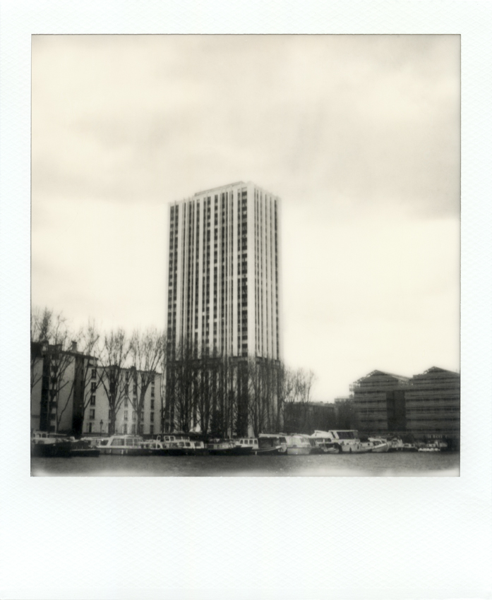 Black and white Polaroid from Paris. Canal de l'Ourcq, in the 19th arrondissement. Paris on 31 May 2019. Photo by Virginie Merle / Hans Lucas.
Polaroid noir et blanc de Paris. Canal de l Ourcq, dans le 19 eme arrondissement. Paris le 31 Mai 2019. Photo de Virginie Merle / Hans Lucas.