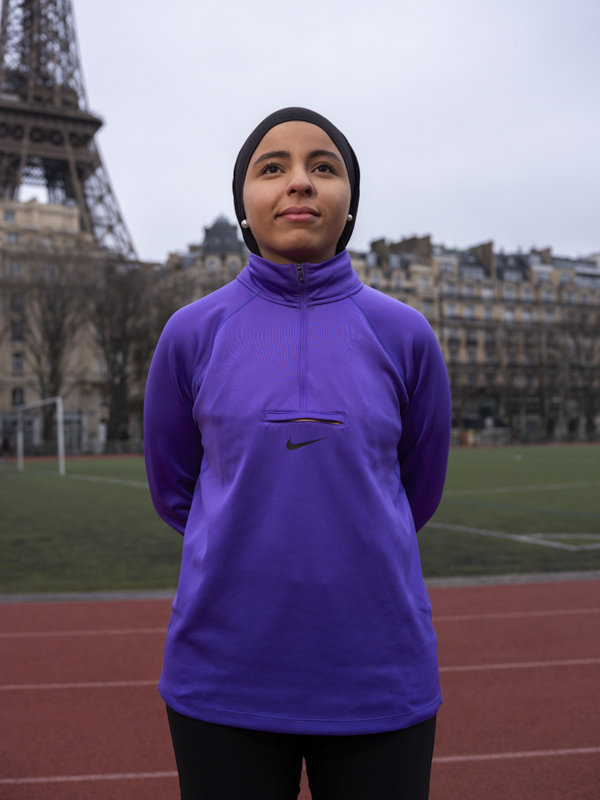 Inès Beraich, 23 ans, athlète marathonienne Depuis l'âge de 5 ans, Inès pratique une activité sportive. Elle a commencé par le foot, la fenêtre de sa chambre donnant sur le stade. A 15 ans, une rupture des ligaments croisés l'oblige à changer de sport et elle se met à la boxe anglaise. Alors qu'elle se prépare au championnat de boxe, elle a un grave accident de voiture et ne peut plus marcher. Très vite, elle se projette dans le handisport qu'elle pourra pratiquer. Après des mois de rééducation intensive, elle arrive à remarcher et se met à la course qui lui permet de "donner le tempo, d'être à l'écoute des besoins et rythmes de son corps". Aujourd'hui, elle souhaite devenir la 1ère Française et 6 ème femme au monde à courir les 6 plus grands marathons du monde appelés les «World Marathon Major», avant ses 25 ans. 